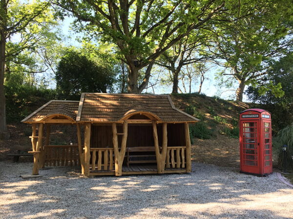 outdoor kitchen summerhouse with BBQ area